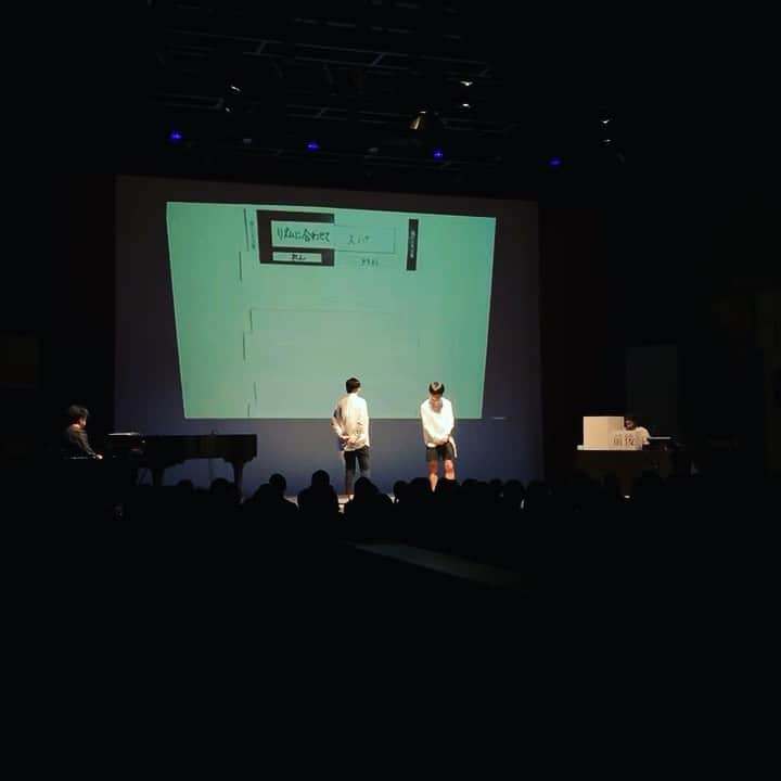渋谷慶一郎のインスタグラム：「JART 超コントPLUS feat.渋谷慶一郎 2019.09.15 at Spiral Hall Tokyo Japan. リズムに合わせてスパ #jart  #メンバーになりました  #ジャルジャル #倉本美津留 #totally #improvisation #comedy #music」
