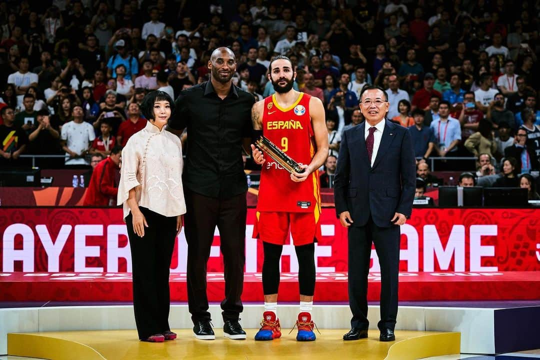 コービー・ブライアントのインスタグラム：「Amazing final. Well deserved @ruuufio!! Congrats on a special year and watching you grow has been truly remarkable. Keep pushing MVP 💪🏽 #EspañaGotGame #FIBAWC」