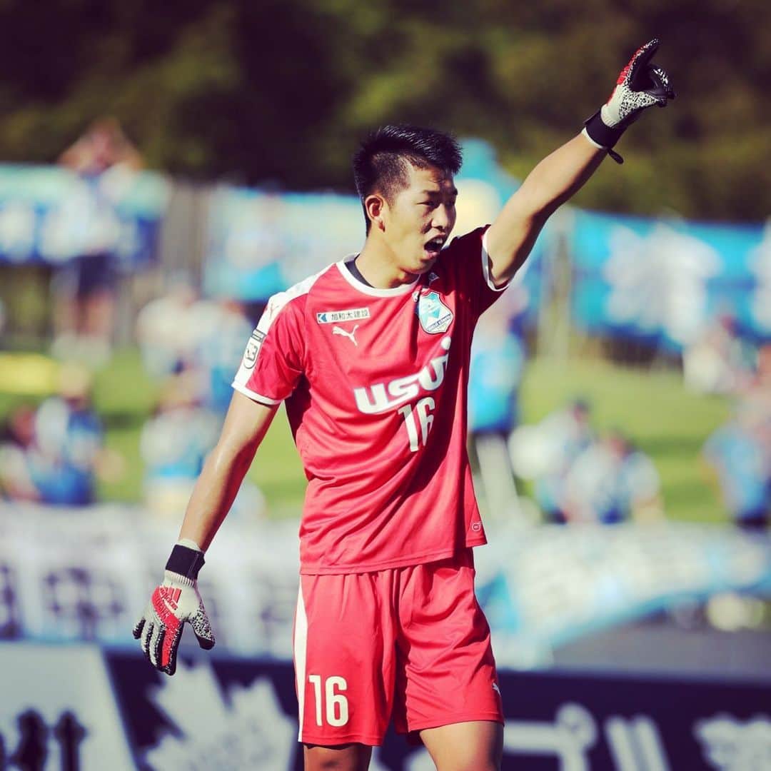 牲川歩見のインスタグラム：「4-0💪 いいことは継続悪いところは反省して次も勝つために頑張ろう🔝  たくさんの応援ありがとうございました🙆‍♂️ #アスルクラロ沼津 #C大阪u23戦 #無失点も継続しましょう」