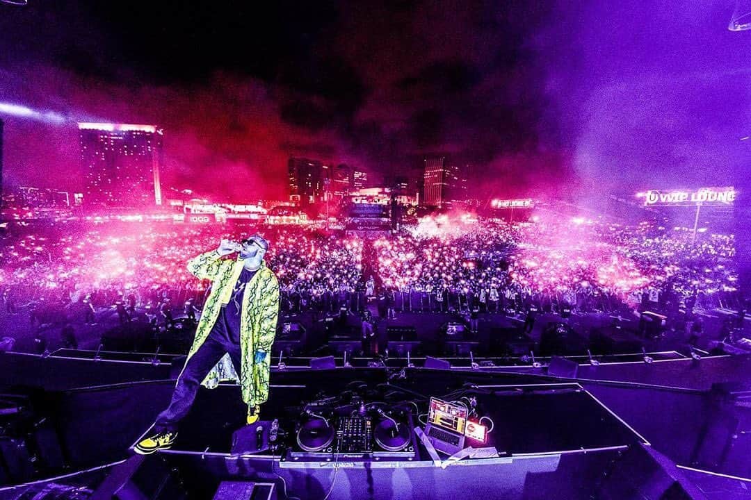 のインスタグラム：「興奮が冷めやらぬ中、怒涛のULTRA JAPAN 2019が終了！  ウブロのアンバサダー、#DJSNAKEの熱いプレイ、最高でした！！ Hublot Loves Music!! #Hublot  #HublotJapan  #ウブロ  #ultrajapan2019」