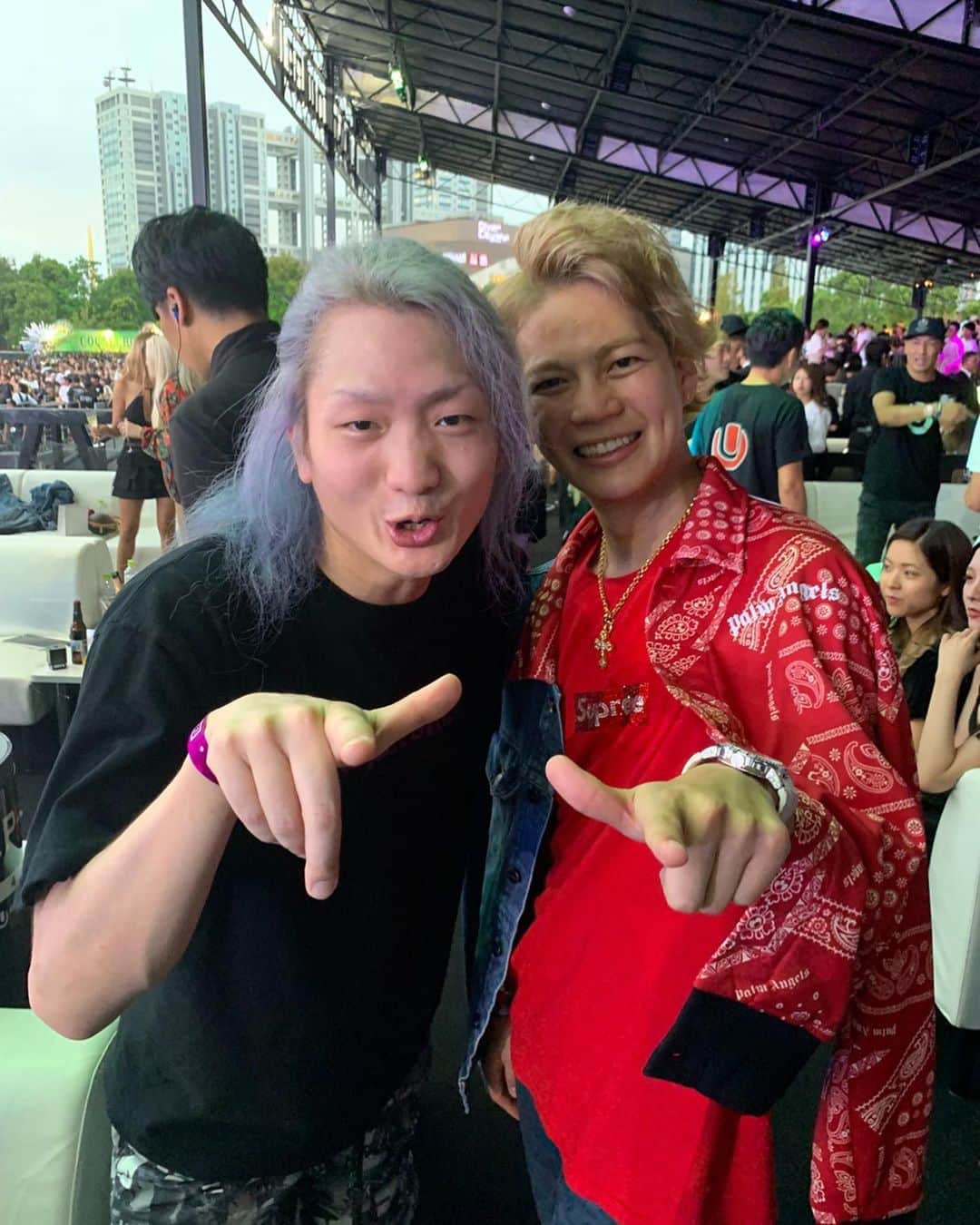 のインスタグラム：「レペゼン地球が日本一🌏﻿ ﻿ でも俺たちも追いつくよ❤️﻿ ﻿ 最後までスワイプしてね😂 #DJ社長﻿ #レペゼン地球﻿ #DJ銀太﻿ #youtuber #84 #vo5 #ウルトラジャパン﻿ #ultra﻿ #ultrajapan﻿ #ultrajapan2019」