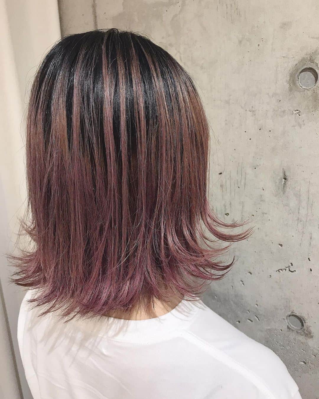 安藤成子さんのインスタグラム写真 - (安藤成子Instagram)「髪をピンクにしてオン眉にしました。 ・ 罰ゲームなのに気に入ってます✨ ・ 気分はご近所物語のミカコ✨」9月16日 12時54分 - seikoando
