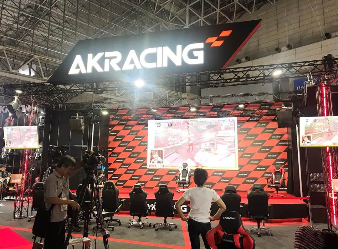 菊地智義さんのインスタグラム写真 - (菊地智義Instagram)「『東京ゲームショウ2019 AKRacingブース』 ゲーミングチェアブースでこんなに楽しいステージできるとは思ってませんでした笑 最高の2日間ありがとうございました！ #東京ゲームショウ #TGS #TGS2019 #AKRacing #ゲーミングチェア #ケインコスギ さん #孫悟空 #アイデンティティ #野沢雅子 氏 #人造人間17号 #R藤本 #ベジータ #BANBANBAN山本 #フリーザ #渡部一丁 #ピッコロ #エーケーレーシングガール ちゃん #亀仙人が見てる #エアロビ的な #幕張メッセ #キクチウソツカナイ #アナウンサー的な」9月16日 12時51分 - potatokikuchi2