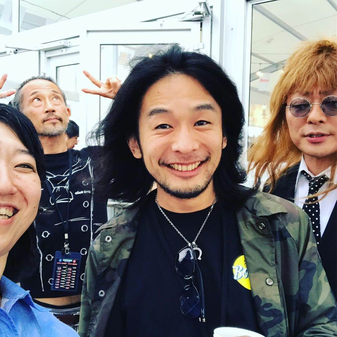 大宮エリーさんのインスタグラム写真 - (大宮エリーInstagram)「‪氣志團万博にて‬ ‪まさかの、ムッシュに会えたあ！  おーいえい。 ‪久々のともだちに会えて嬉しかったのと翔やんの開会宣言と千葉を想う気持ちに胸が熱くなった。 ‬ ‪PUFFYもヘイスミスもスカパラも、ウルフルズ、もちろん氣志團、かっこよかった〜〜‬ ‪翔やん、氣志團、ありがとう😊‬ ‪いい夏休みでした。北原さん可愛い。‬ ‪#氣志團万博‬2019」9月16日 13時04分 - ellie_omiya