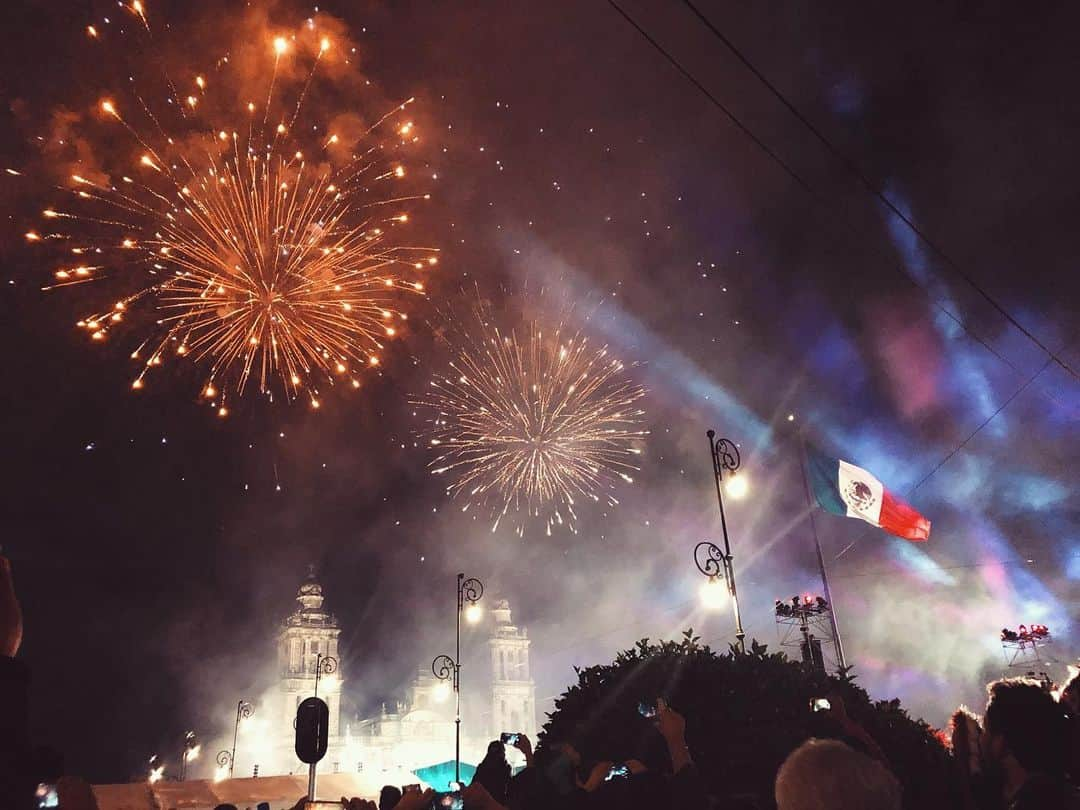 Chad Santosさんのインスタグラム写真 - (Chad SantosInstagram)「Lopitos Fest 🇲🇽 #diadelaindependencia #zocalo #obrador」9月16日 14時00分 - elchadsantos