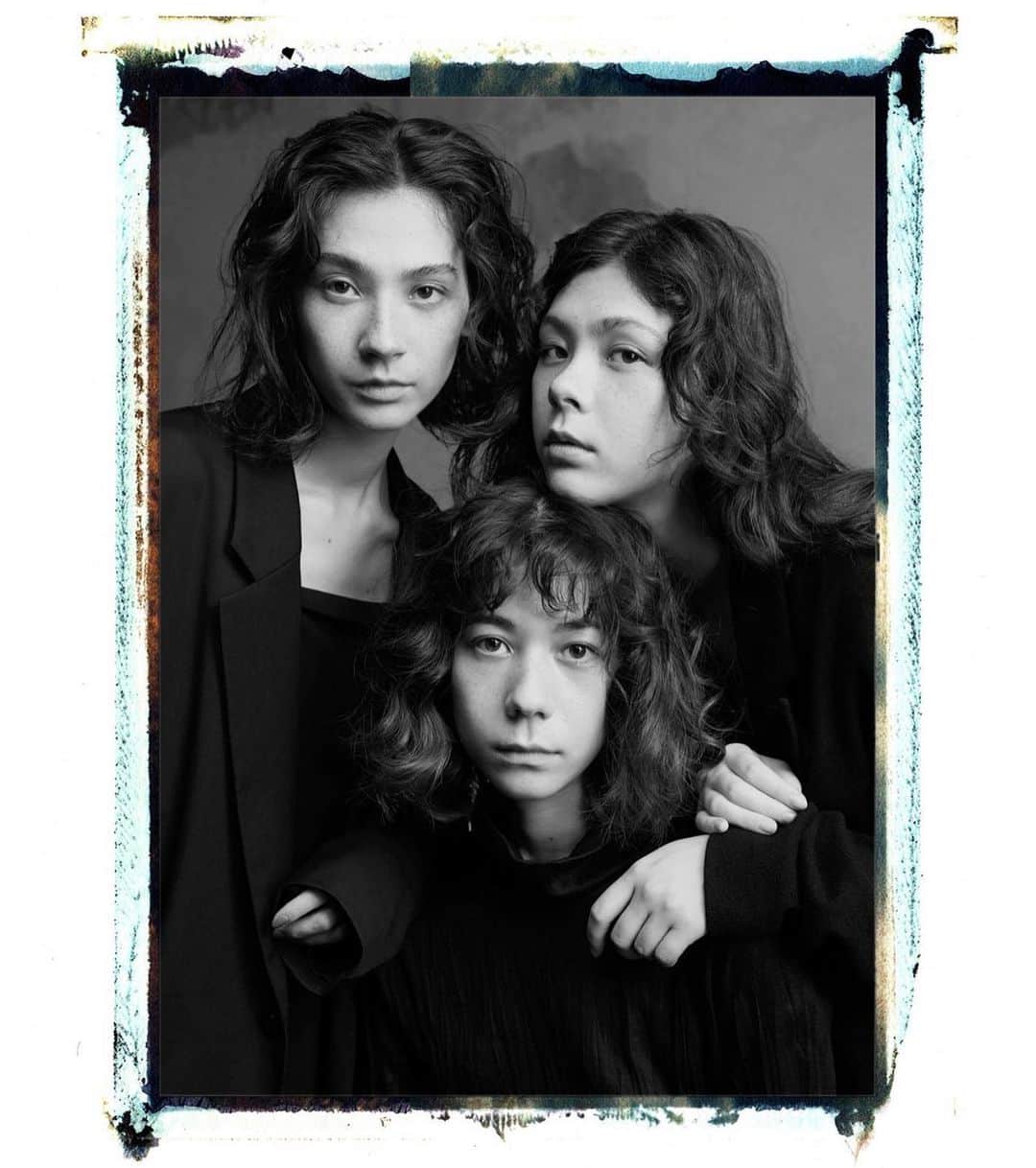 エモン・久瑠美のインスタグラム：「sisters for Y’s , 初めて3姉妹で👩‍👩‍👧 #ys_womensempowerment @ys_theofficial」
