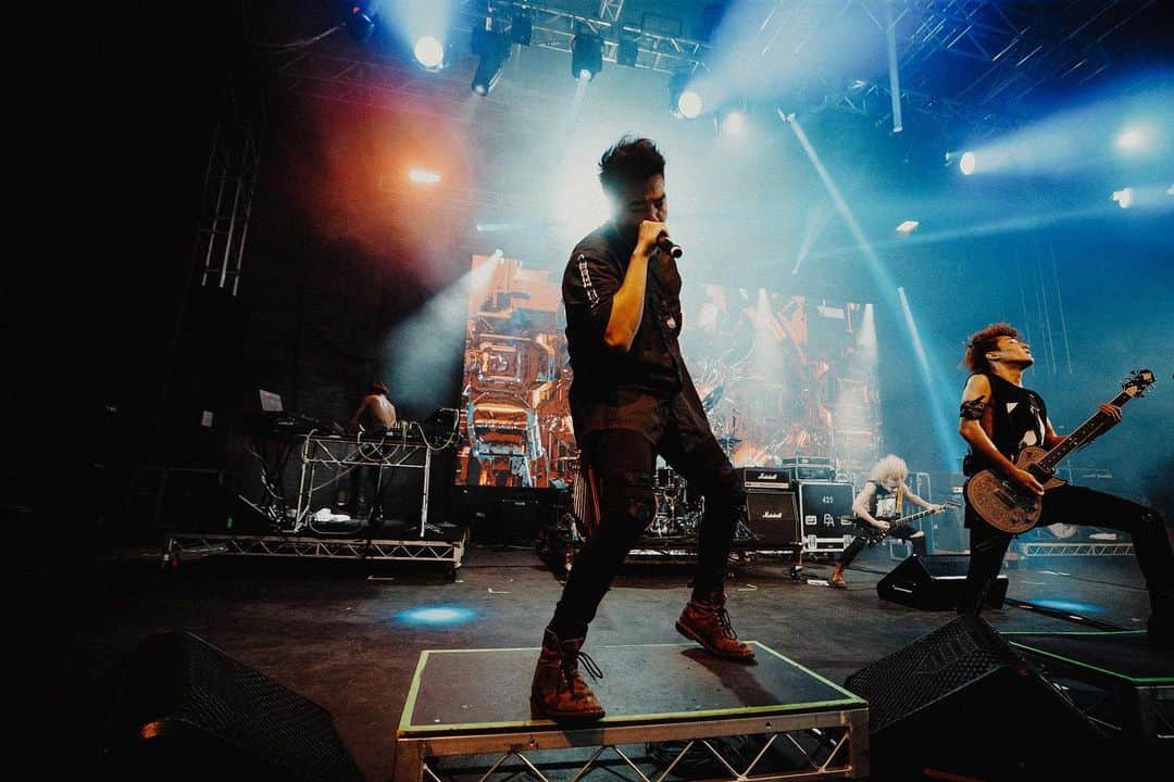 Kenta Koieさんのインスタグラム写真 - (Kenta KoieInstagram)「Tonight is the last stop of this run with @theamityaffliction  Are you ready Melbourne?  photo by @noroominframe」9月16日 14時42分 - kencrossfaith