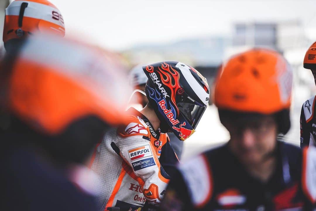 レプソル・ホンダのインスタグラム：「Direction Aragon. Clear objectives. 😈」