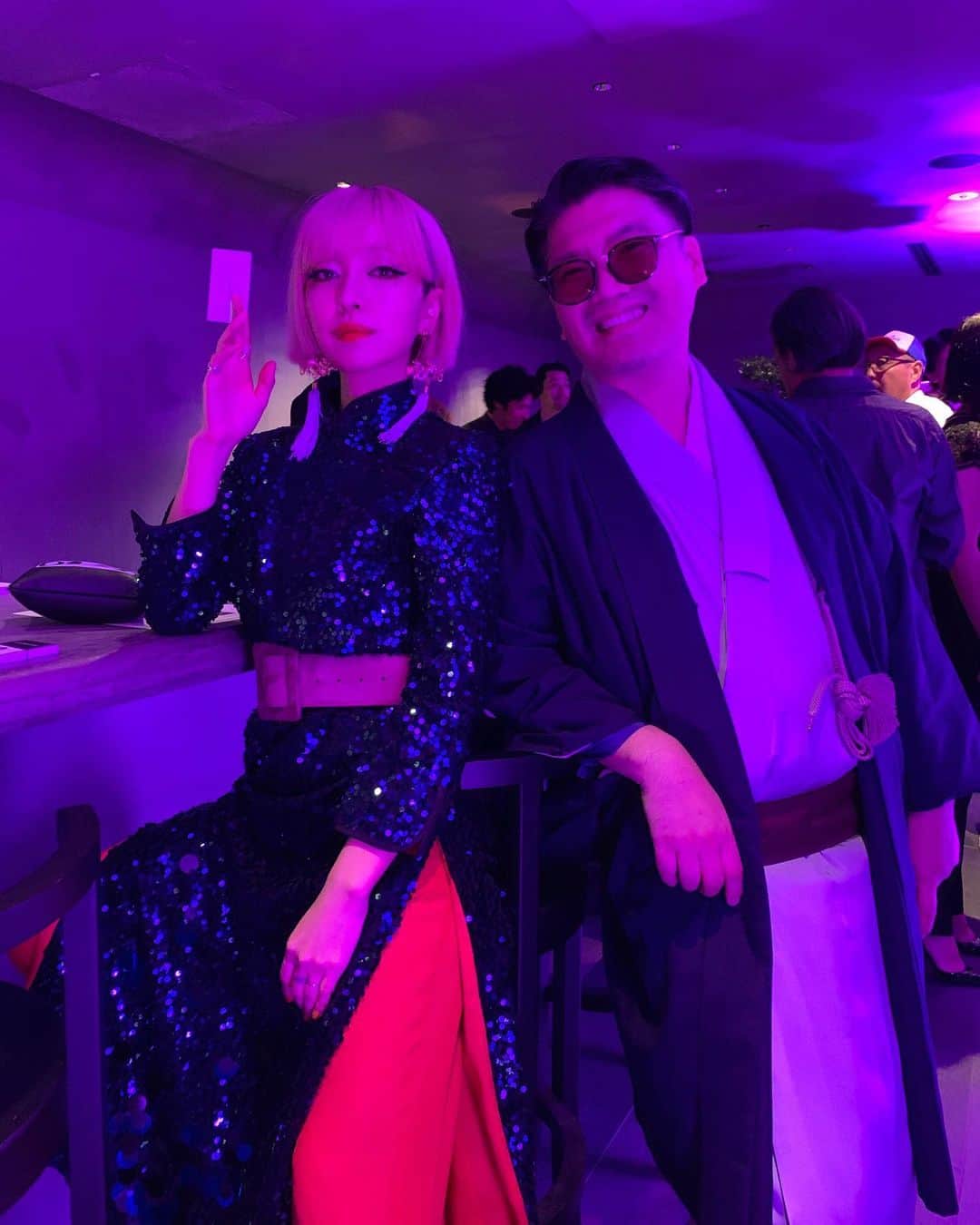 PELIのインスタグラム：「KEITA MARUYAMAプロデュースの "クラブ 縞もんよう" にてDJ🌹 異国からの刺客役でした🧛‍♀名刺も作っていただき、素敵なお洋服とイヤリングも！セットリスト考えるのも楽しかった🥰どうもありがとうございました🙏✨✨ #stripedepartment #ストデパ  #updateyour24hours」