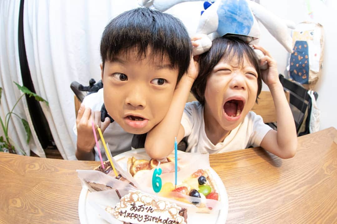 岡本圭司さんのインスタグラム写真 - (岡本圭司Instagram)「Happy birthday. ええ感じに歳とれよ～⤴️ #myson」9月16日 15時38分 - hywod_kj