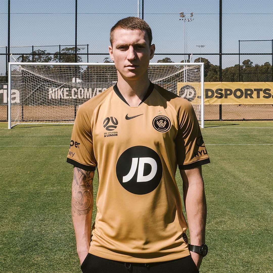 ミッチェル・デュークのインスタグラム：「Away Kit 👊🏼」