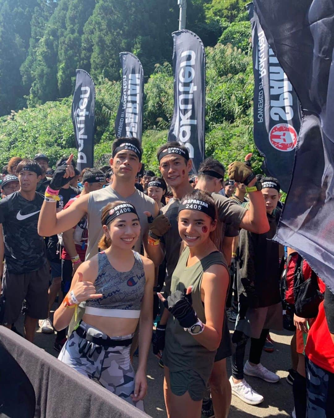 佐野千晃さんのインスタグラム写真 - (佐野千晃Instagram)「Spartan race 〜BEAST 21km 30crimp〜﻿ ﻿ CPFUの仲間と共に戦って来ました‹‹\(´ω` )/››‹‹\( ´)/›› ‹‹\( ´ω`)/››~♪((﻿ ﻿ SpartanSprintは何度か日本で開催されてましたが、BEASTは日本初上陸だったのでSpartan初参戦なのに21km、30個の障害物のあるBEASTに挑んできました←﻿ ﻿ 始まった瞬間坂道2.5km、1km降って1km登るの往復3.4回、重過ぎる強過ぎるキチガイな障害物、、、などで心やられかけましたが、仲間が一緒にいてくれて、近くにいる人が応援してくれて、、、なんとか完走することが出来ました( ´ ▽ ` )﻿ ﻿ そして年代別で1位﻿ 女性だけで4位﻿ 全体で49位と割と好成績でした笑﻿ ﻿ めちゃくちゃ緊張してすごく鬱になりかけたけど←﻿ 楽しくゴールできて良かった〜！﻿ ﻿ 4:52:56 #run #running #marathon #フルマラソン #マラソン #マラソン女子 #人生自由自在 #走る女子 #ファッション #ウェア #楽しく走る #ランニング #ジョギング #スパルタンレース #スパルタン #Spartan #Spartanracejp #Spartanrace」9月16日 16時10分 - sanochiaki810