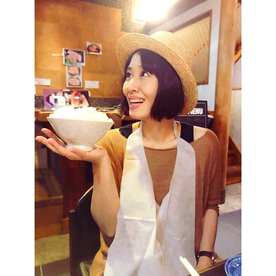 奥村愛子のインスタグラム：「* 美しい米 米と肉 しあわせ 🍚」