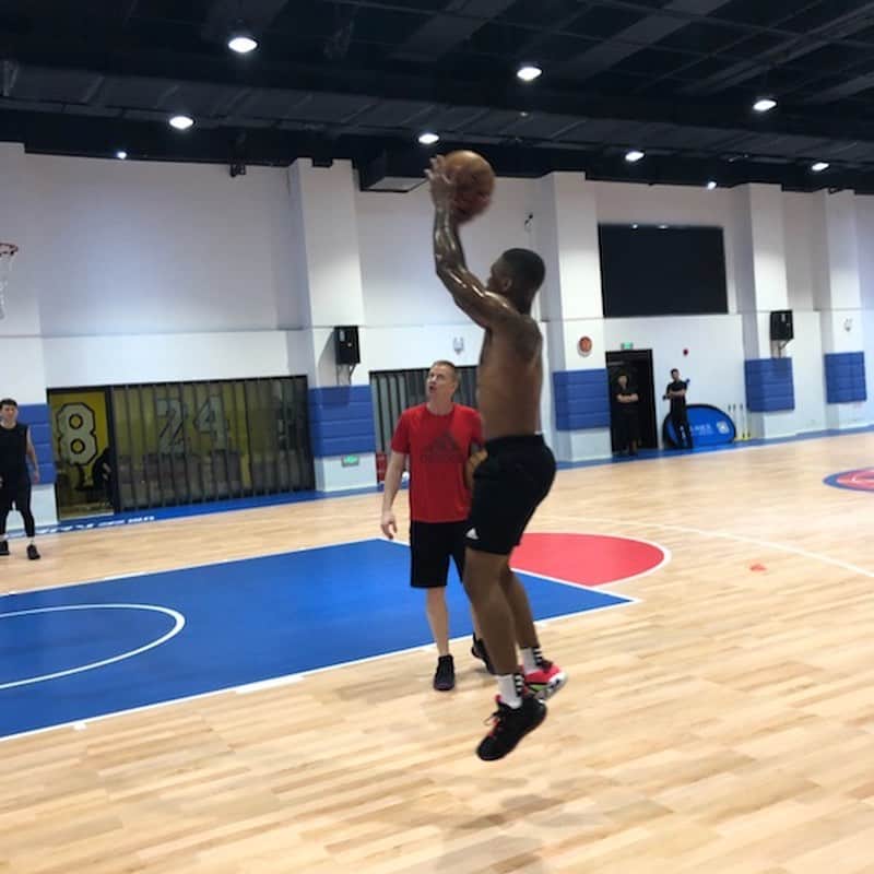 デイミアン・リラードのインスタグラム：「Shanghai to Taipei to Sydney...two weeks...one thing was guaranteed. Thankful for a great Friend/trainer who has invested in me as much personally as he has athletically !! Coach Phil Beckner... appreciate you my guy! #Season8 #TimeHasWings #WhosYourCupBearer」