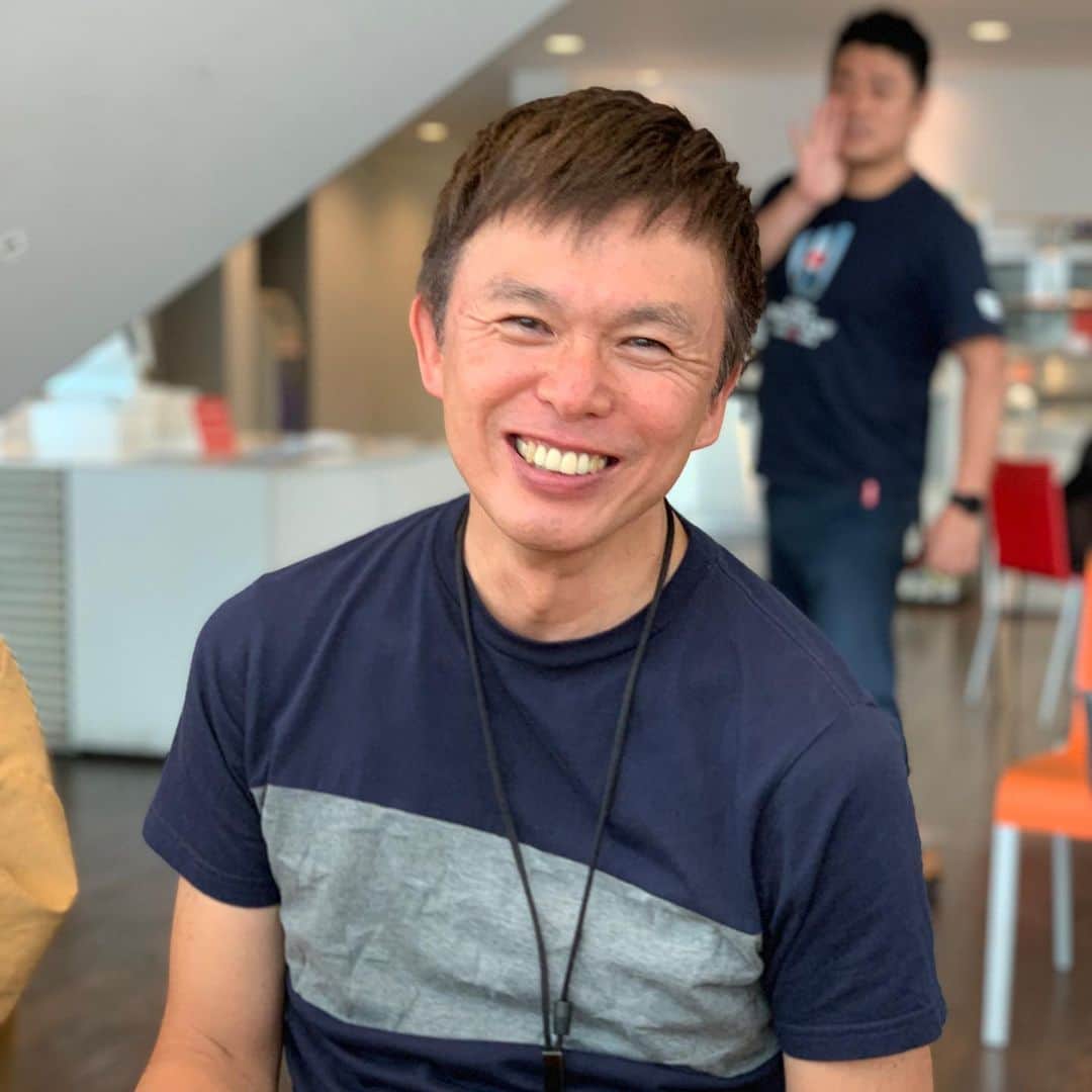 のインスタグラム：「今朝の放送後は、朝ごはん一緒に食べながら、今度はマッキーさんのキリマンジャロ話を聞きましたー。聞けば聞くほど過酷であり、よう行ったなーという気持ちと同じくらい、僕もキリマンを踏破してみたいという気持ちが湧き上がってまいります💕 #正木明 #正木明さん #マッキーさん #中西正男 #中西正男さん #キリマンジャロ #おは朝 #おはよう朝日です#山岸久朗 #山岸弁護士」