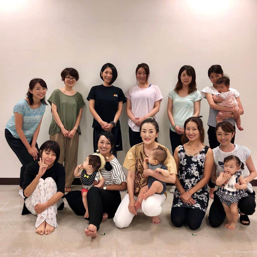 今井美穂さんのインスタグラム写真 - (今井美穂Instagram)「やっぱり素敵なオーラの方とお会いすると﻿ 元気になれます😆✨﻿ ﻿ 昨日はウマリボでボディメイクセミナーを開催！﻿ 水科江利子先生のパワフルな２時間﻿ 心も体もすっと軽くなるような体験が出来ました💕﻿ ﻿ 変われると信じてやってみること大切ですね😊﻿ ﻿ 今後のイベント情報など﻿ ブログにアップしました✨﻿ ﻿ ぜひお気軽にご参加ください😆﻿ ﻿ @niigata_dream_lab ﻿ #ブログ更新しました﻿ #インスタトップのリンクから﻿ #今井美穂オフィシャルブログ﻿ #Amebaブログ﻿ #新米母#男の子ママ﻿ #育児日記#息子#生後7ヶ月﻿ #ウマリボ#新潟女性コミュニティ﻿ #ボディメイクセミナー」9月16日 16時54分 - imaimiho1209