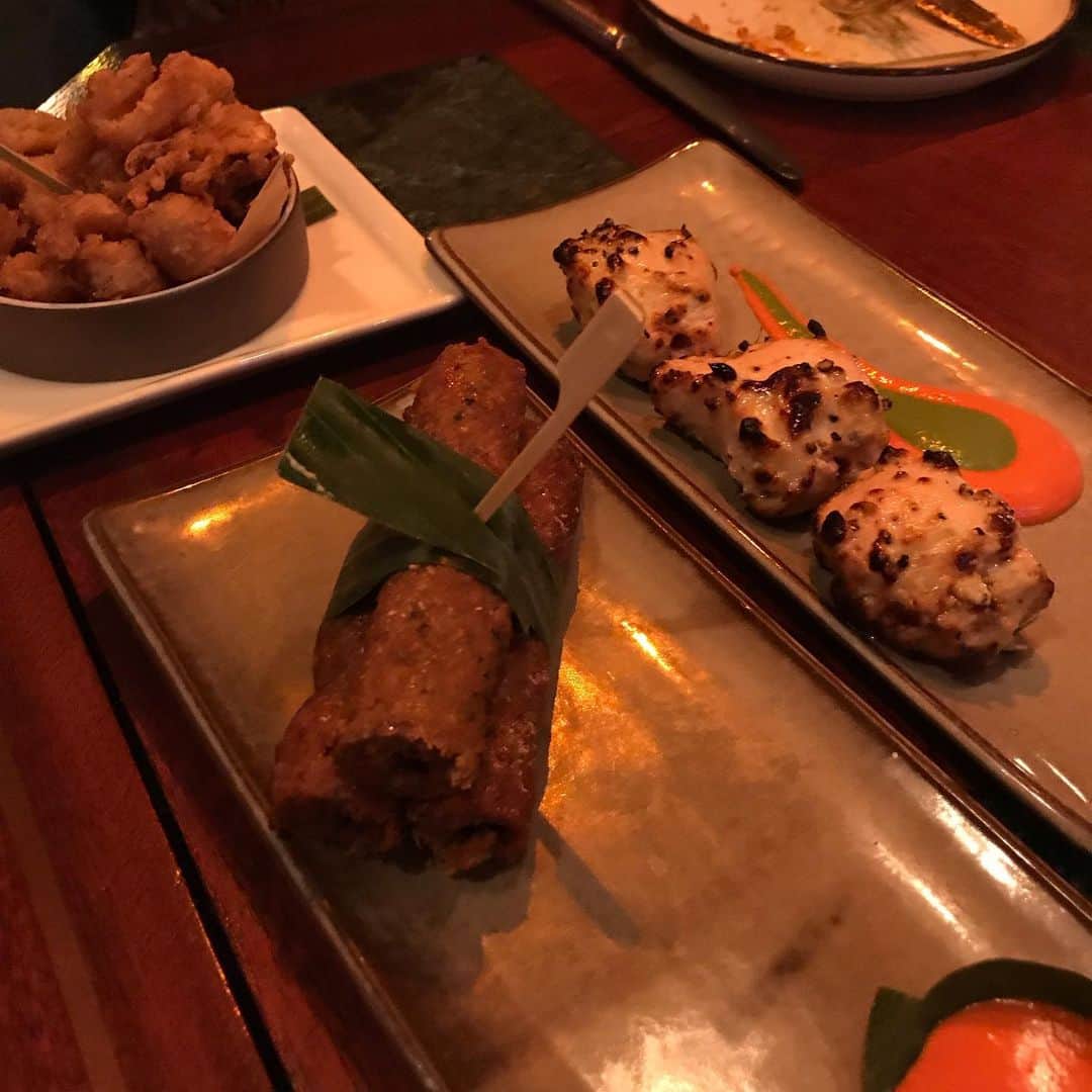 宋美玄さんのインスタグラム写真 - (宋美玄Instagram)「空港で最後までロンドン気分🇬🇧 今回はレバノン料理、インド料理、ギリシャ料理と東の料理ばかりでした。中東ご飯好きになったのはロンドン時代に食べまくったから。日本でもお店増えて欲しいな。 それでは帰ります✈️ #london #heathrowairport #caffenero #カフェネロ #カフェネロ日本に欲しい #日本のコーヒーは安いかwifiとソファになってるけど #やっぱ美味しいのがいいなあ #レバノン料理 #インド料理 #ギリシャ料理」9月16日 17時13分 - mihyonsongkobe