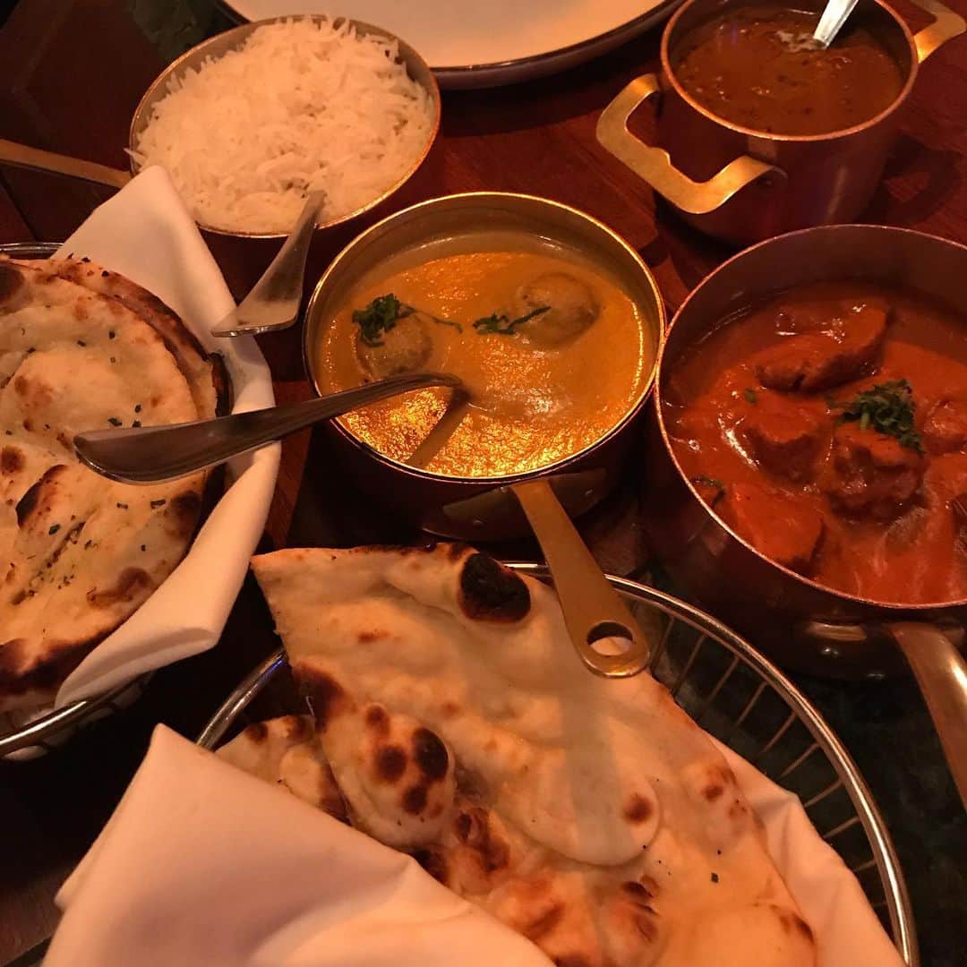宋美玄さんのインスタグラム写真 - (宋美玄Instagram)「空港で最後までロンドン気分🇬🇧 今回はレバノン料理、インド料理、ギリシャ料理と東の料理ばかりでした。中東ご飯好きになったのはロンドン時代に食べまくったから。日本でもお店増えて欲しいな。 それでは帰ります✈️ #london #heathrowairport #caffenero #カフェネロ #カフェネロ日本に欲しい #日本のコーヒーは安いかwifiとソファになってるけど #やっぱ美味しいのがいいなあ #レバノン料理 #インド料理 #ギリシャ料理」9月16日 17時13分 - mihyonsongkobe