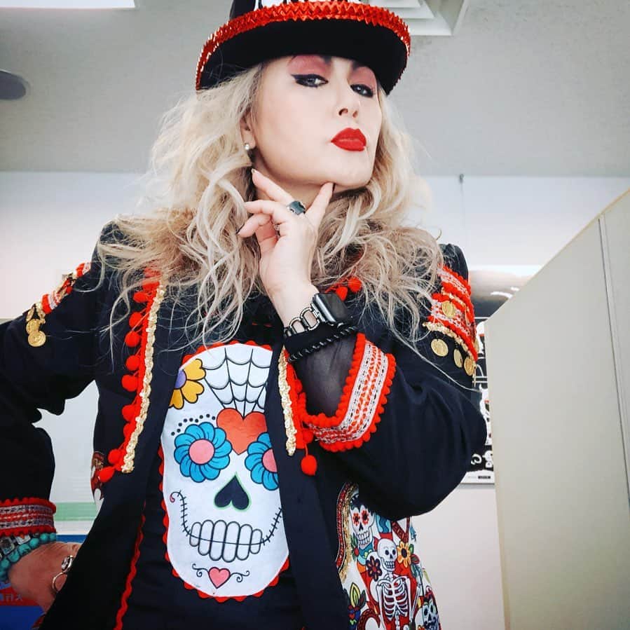 JILLさんのインスタグラム写真 - (JILLInstagram)「今日は横浜にてプロモーションのため、テレビ収録。なんと、オンエアはEXシアター当日。だからEXの衣装着用してみました❣️詳細はまだのちほど。  #20190916 #横浜  #20191014有楽町ヒューリックホール #ハートオブゴールド #原田美枝子 #左右田薫 #live+storyperformance  #20191130ラジオ高崎AIR PLACEFESTIVAL #20190928 #ワンダフルメモリーズツアーモア #20190928六本木EXシアター #高崎芸術劇場 #高崎音楽祭20191005  #ハートオブゴールド #原田美枝子 #左右田薫 #live+storyperformance #詳細はオフィシャルサイトpersonznet #personz  #jillpersonz @jillpersonz」9月16日 17時19分 - jillpersonz