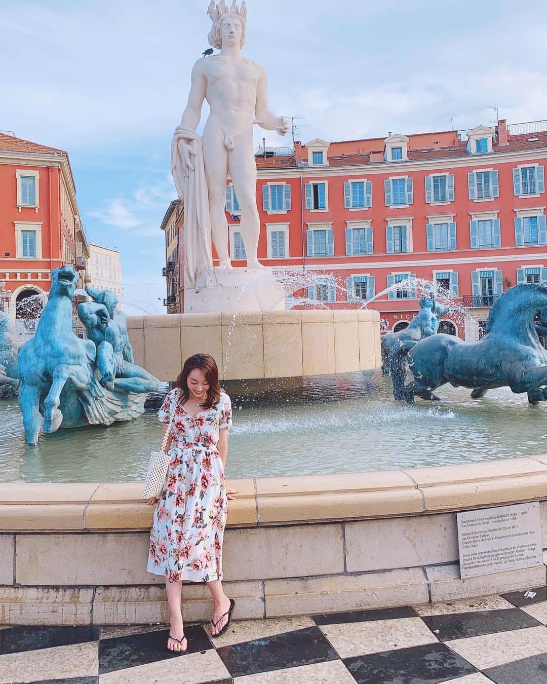 小祝麻里亜のインスタグラム：「Nice,France🇫🇷 ． ． 14日から遅れた夏休みでニースにやってきました😊🏖 ついた初日はニースの街歩き。 ． ． 友達の旦那さんが働いている(現在は日本に戻られたけど) 【KEISUNE MATSUSHIMA】でディナーしました😋🍴 @restaurant_keisuke_matsushima ． ． マセナ広場〜旧市街地〜プロムナードデザングレ ． ＿＿＿＿＿＿＿＿＿ #ニース #コートダジュール #プロヴァンス #フランス #南フランス #ヨーロッパ #フランス旅行 #旅行 #France #NICE #provence  #cotedazur #travel #vacation #여행일기 #여행스타그램 #여행스냅 #니스 #프랑스」