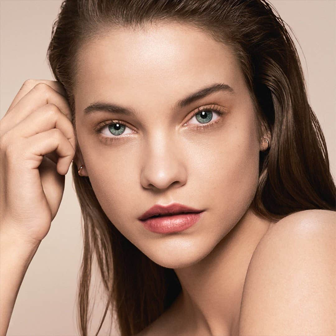 バルバラ・パルヴィンさんのインスタグラム写真 - (バルバラ・パルヴィンInstagram)「Matte Nature ✨ New fav colllection by @armanibeauty 😍」9月17日 3時07分 - realbarbarapalvin