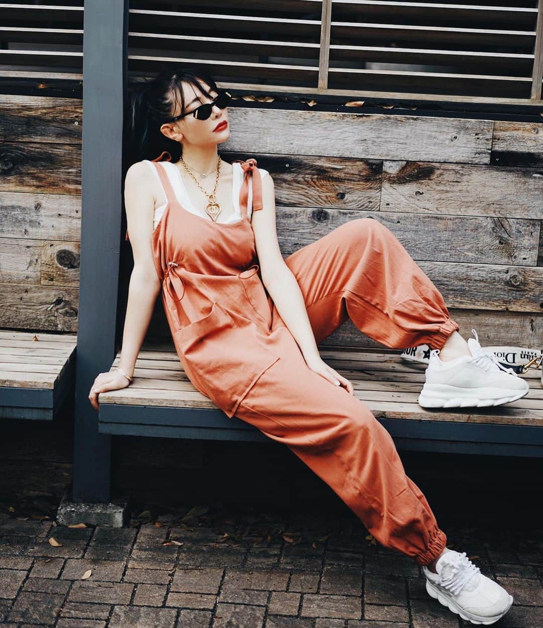 クリスティン・ウェイのインスタグラム：「Valmuer 2019 AW is online Check ▶️ @valmuer_official #christinewei #cwfashion #クリスティンウェイ #summerfashion #Valmuer #autumntaste #オールインワン」