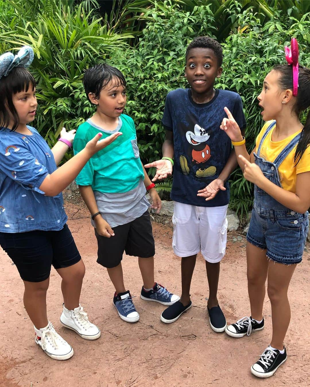 Disney Channelさんのインスタグラム写真 - (Disney ChannelInstagram)「Before and after taking on Kali River Rapids at Disney’s #AnimalKingdom Park. Swipe to see who got soaked! ➡️ #BestDayEver #JustRollWithIt #GabbyDuran」9月17日 3時37分 - disneychannel