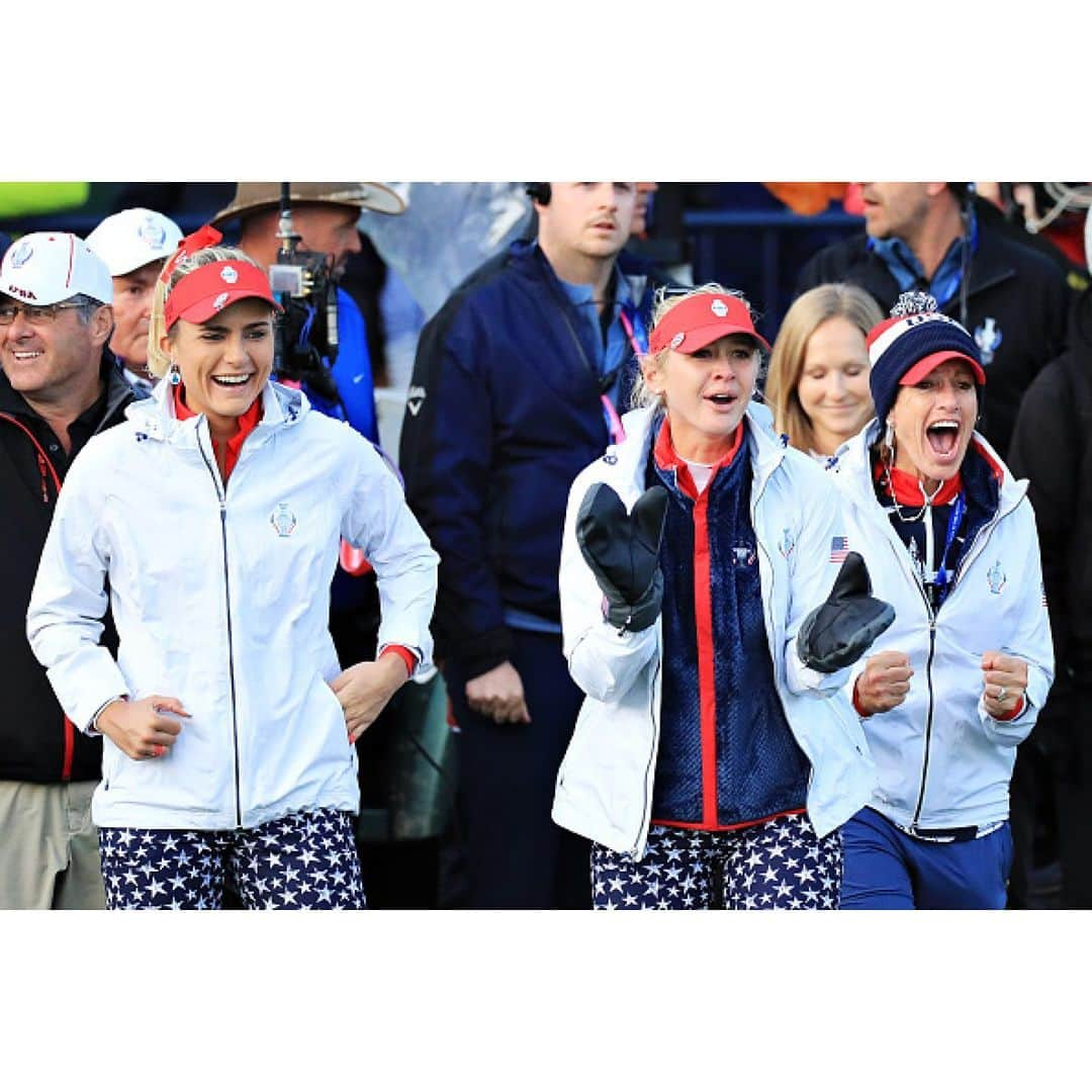 レクシー・トンプソンさんのインスタグラム写真 - (レクシー・トンプソンInstagram)「Such an amazing experience once again at the @solheimcupusa at @thegleneagleshotel . Not the outcome we wanted but we fought strong and tried our best! Congrats to the @solheimcupeuro on playing some amazing golf, well played 👏🏼 thanks to all the volunteers, sponsors and fans for making this event possible! Big thank you to our captain @juliinkster and assistant captains for being some of the best role models, athletes could ask for. Thank you to all the staff at Glen Eagles for the amazing hospitality and the course staff for having the course in great shape for us! Loved representing my country with all my teammates by my side, it was a week I won’t forget ❤️🇺🇸」9月17日 4時05分 - lexi