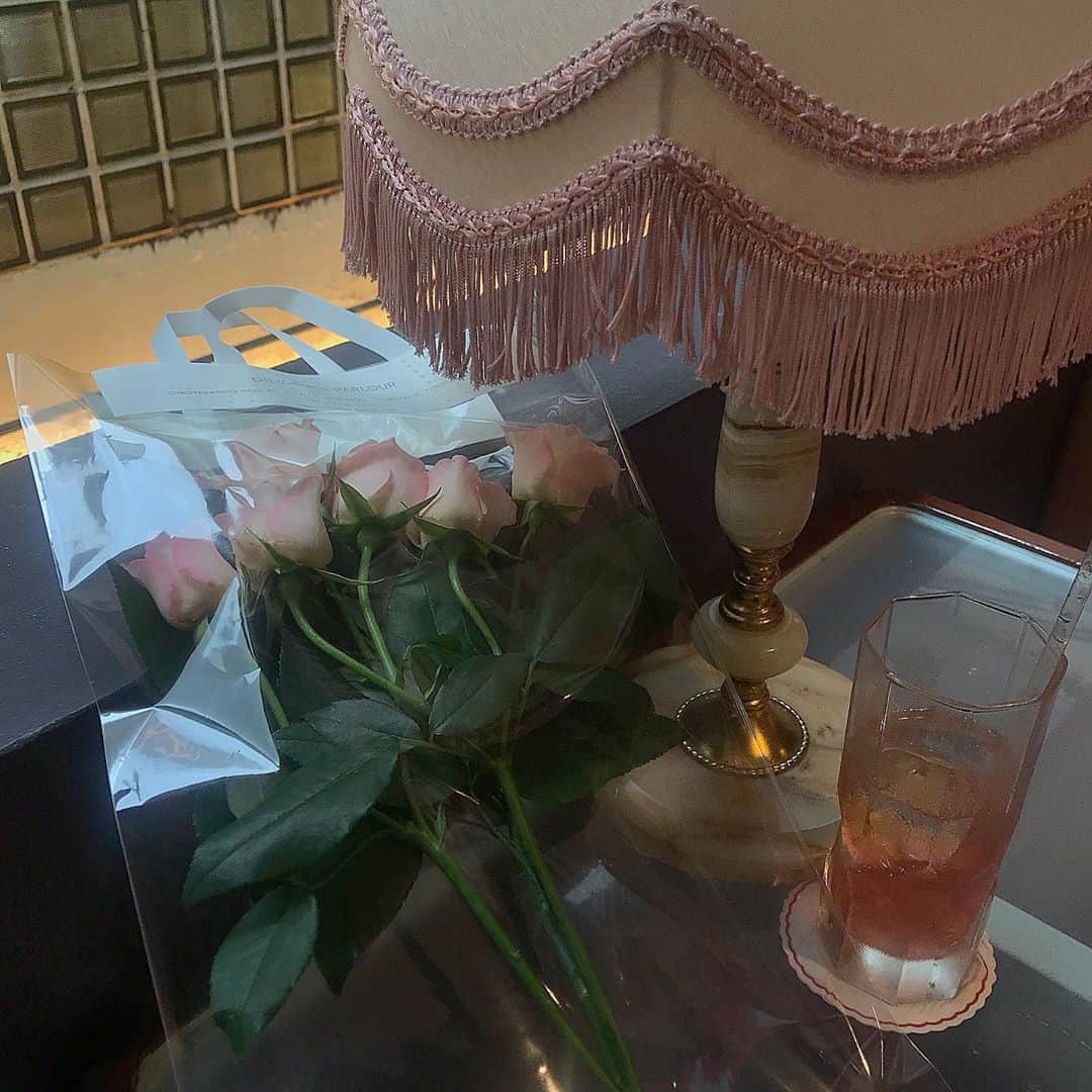 あさきさんのインスタグラム写真 - (あさきInstagram)「Café Time😍🥰😘 #Lotus #cafe #rose」9月16日 19時37分 - chuulens