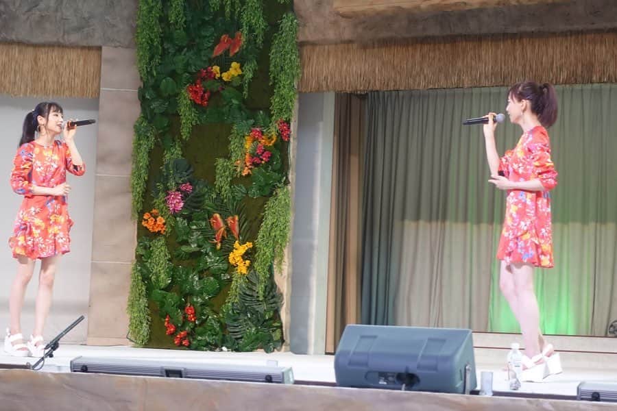 長谷川萌美さんのインスタグラム写真 - (長谷川萌美Instagram)「. . 【Spa Resort Hawaiians】福島🎤🌺 . お越し下さった方、応援してくださった方もありがとうございました！！✨ . プールに入ることはなかったのですが、ライブを2回させていただきとても！楽しかったです❣️ . .  #スパリゾートハワイアンズ #sparesorthawaiians #japan #fukushima #iwaki #pool #live #bittersweet #ビタスイ #長谷川萌美 #福島 #いわき #スパリゾートハワイアンズ #プール #ライブ #ステージ #遠いところへ行くのでしょう #ラブストーリーは始まらない #遠ラブ #写真たくさん #スワイプしてね」9月16日 19時40分 - moemi_hasegawa