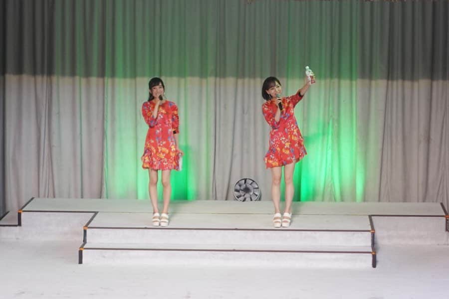 長谷川萌美さんのインスタグラム写真 - (長谷川萌美Instagram)「. . 【Spa Resort Hawaiians】福島🎤🌺 . お越し下さった方、応援してくださった方もありがとうございました！！✨ . プールに入ることはなかったのですが、ライブを2回させていただきとても！楽しかったです❣️ . .  #スパリゾートハワイアンズ #sparesorthawaiians #japan #fukushima #iwaki #pool #live #bittersweet #ビタスイ #長谷川萌美 #福島 #いわき #スパリゾートハワイアンズ #プール #ライブ #ステージ #遠いところへ行くのでしょう #ラブストーリーは始まらない #遠ラブ #写真たくさん #スワイプしてね」9月16日 19時40分 - moemi_hasegawa
