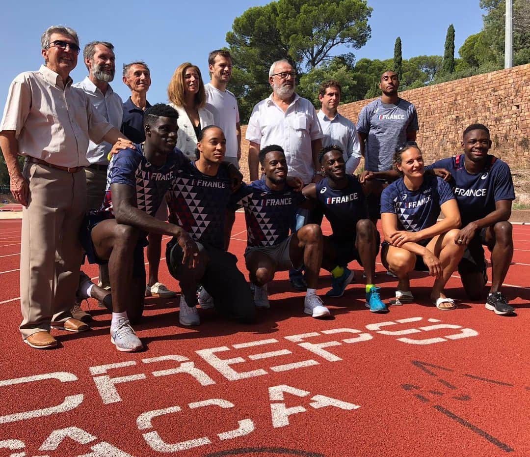 クリストフ・ルメートルのインスタグラム：「C’est parti pour 3 jours de stage pour préparer le relais 4x100m de l’équipe de France @ffathletisme avant les championnats du monde de Doha. #asics #imoveme #stage #relais #4x100m #athletisme #equipedefrance」