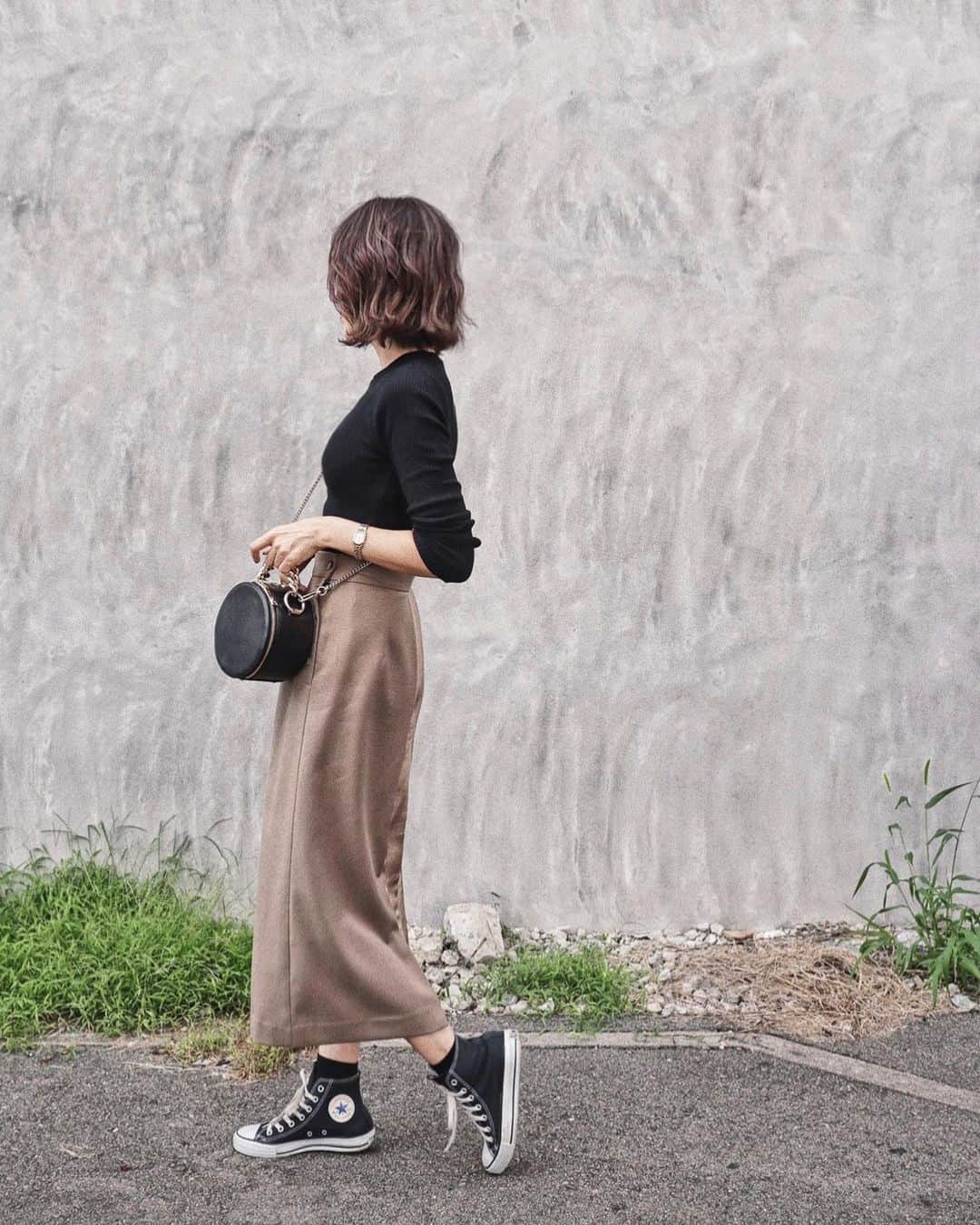 miheeさんのインスタグラム写真 - (miheeInstagram)「ootd ㅤ ㅤ  最近見つけたselect shop ◟́◞̀ ㅤ LANDWARDS✨ ㅤ ㅤ 異素材の組みあわせが可愛いくて 360℃色んな着方ができて 違いを楽しめるスカート👗🥰 ㅤ @landwards_ec @audreyandjohnwad ㅤ ㅤ #ランドワーズ 🛒オンラインストアで買えますよ♥ ㅤ ㅤ  #audreyandjohnwad  #landwards  #スカートコーデ #大人カジュアル ㅤ  ㅤ」9月16日 20時02分 - __mihi__