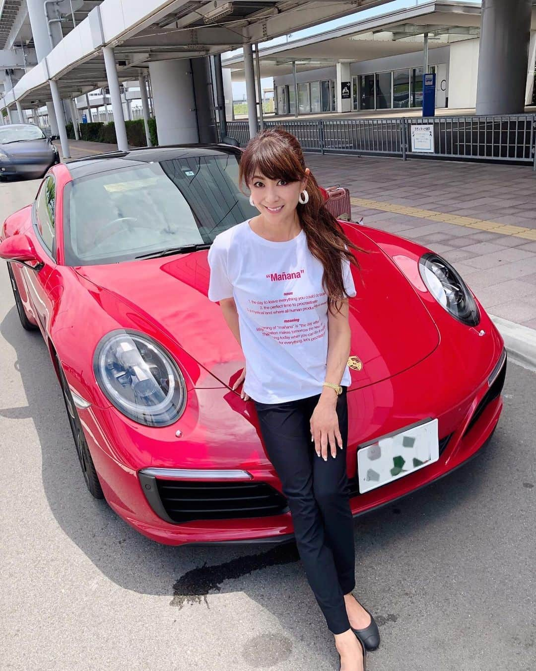 山田佳子さんのインスタグラム写真 - (山田佳子Instagram)「いいお天気ー‼︎﻿ 愛車でドライブ🚗😆💕﻿ ﻿ #ドライブ日和﻿ #いいお天気 #好きな音楽 #聴きながら #楽しい時間  #大好きな時間 #ラッキカラー #red❤️ #911carrera  #porsche  #山田佳子」9月16日 20時00分 - yoshiko117