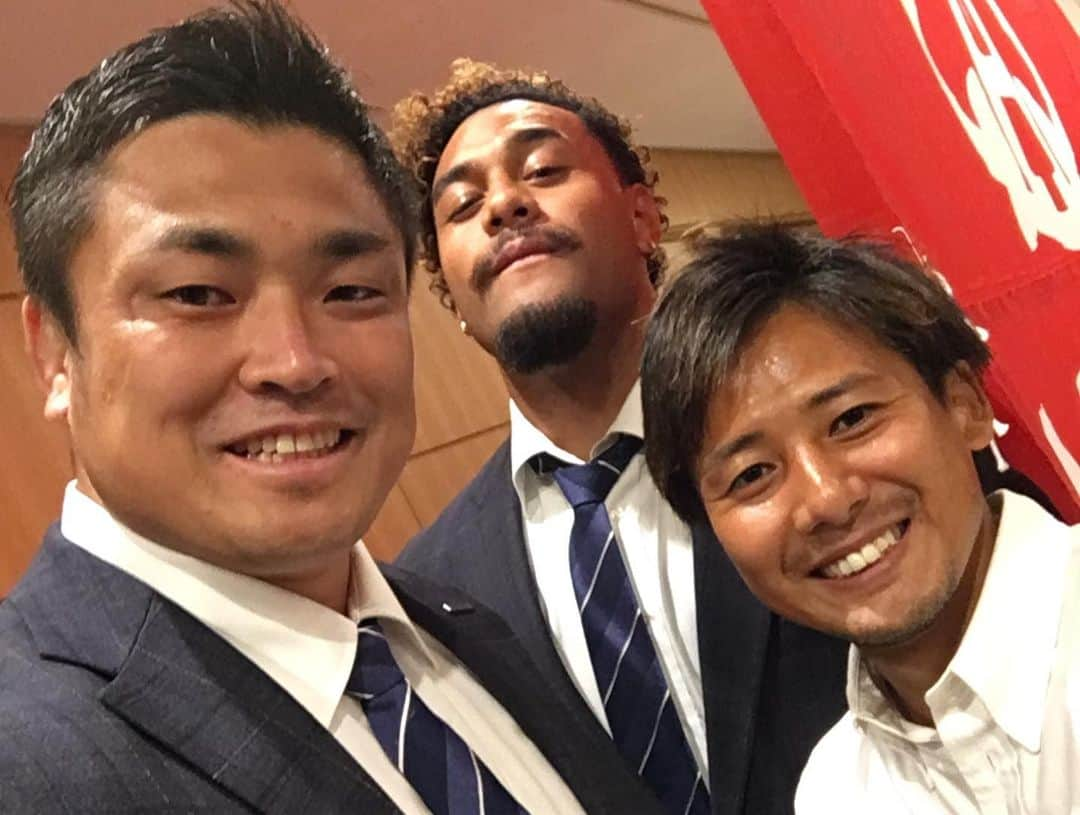 谷田部洸太郎さんのインスタグラム写真 - (谷田部洸太郎Instagram)「2019.9.15 日曜劇場ノーサイドゲーム打ち上げパーティーに参加させて頂きました。 ラグビーW杯前にこのようなドラマが始まり、またそのドラマに関われたこと嬉しく思います。貴重な体験できましたありがとうございます。 ノーサイドゲームは終わってしまい寂しいですがもうすぐW杯が始まるので思いっきり応援していきたいと思います。 #ノーサイドゲーム #大泉洋さん #君嶋隼人 #松たか子さん #君嶋真希 #福澤克雄監督 #大谷亮平さん #紫門琢磨 #廣瀬俊朗さん #浜畑譲 #真栄田郷敦さん #七尾圭太 #阿部純子さん #藤島レナ #お疲れ様でした #押忍だなぁ」9月16日 20時19分 - kotaro_yatabe