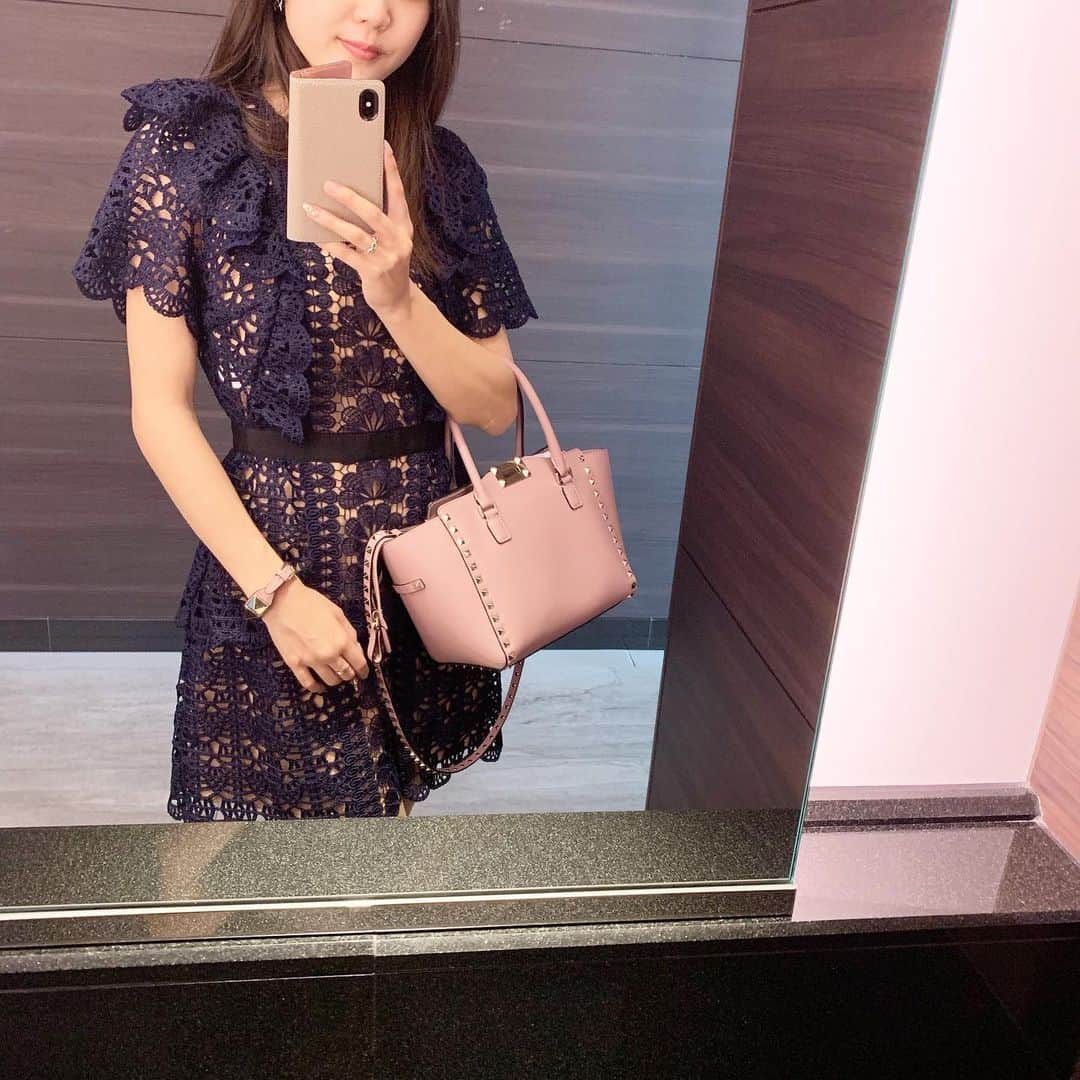 岡本麻佑のインスタグラム：「. dsess code👗👜👠💕」