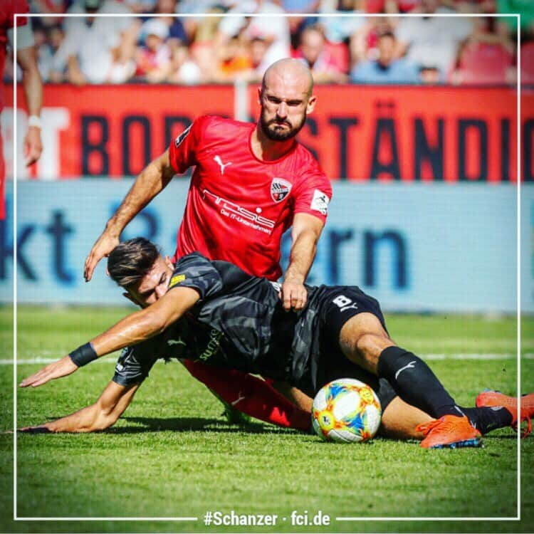 FCインゴルシュタット04さんのインスタグラム写真 - (FCインゴルシュタット04Instagram)「🖤❤️-lich willkommen in der #Schanzer Familie‼️😊👏 ↔️ Swipe📲 Wir gratulieren @dennis_yerai und @nicoantoni5 zum Liga-Debüt im FCI-Trikot 🙌⚫️🔴 Auf viele gemeinsame & schöne Momente mit euch 🤜🤛 ... und das positive Ergebnis holen wir zusammen nach 👍  Deine Meinung zu unseren Neuzugängen? ⤵️ __ #EckertAyensa #Antonitsch #Servus #FCI #FCIngolstadt #FCIHFC #Debüt #First #moretocome #Schanzerdassindwir #Ingolstadt #new #Neuzugang #debut #premiere #immerweiter #welcome #dahoam #home #Heimat #newchapter #gemeinsam」9月16日 20時40分 - dieschanzer