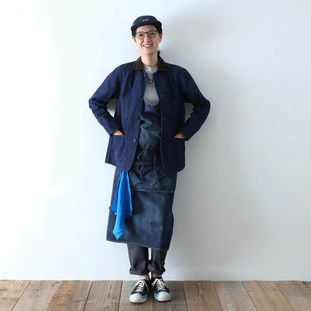 Simply_apronさんのインスタグラム写真 - (Simply_apronInstagram)「【19AW ITEM】ヴィンテージ感のあるデニムカバーオール @simplycoltd  見た目に味があるネップデニム生地を使用したカバーオール。  これからの季節に活躍するアイテムです。  エプロンと合わせてコーディネートするのもおすすめ♪  DENIM COVERALLS ¥27,000＋税  オンラインショップはプロフィールのURLから @simplycoltd  #simplycoltd #simply #シンプリー #apron #エプロン #お出かけエプロン #ワークウエア #デニム #デニムカバーオール」9月16日 20時54分 - simplycoltd