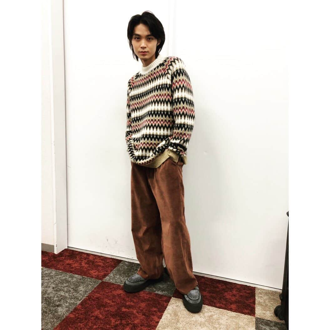 磯村勇斗さんのインスタグラム写真 - (磯村勇斗Instagram)「「磯村勇斗ファンイベント2019〜Second Session〜」 無事三部とも終わりました！2000人近くの方にお越し頂き本当にありがとうございます!  皆さんとの時間を共有できた事が何より嬉しかったです!! 今日頂いたパワーを皆さんにお返ししていけるよう頑張ります。 これからも応援よろしくお願い致します!! 去年に続きMCは板倉さん！ 楽しすぎて今は肩を凝っているそうです！  そして、お手伝いしてくれた、我が後輩ボーイの（左から）大川航くん、藤田晋之介くん、奈良原大泰くん！ この3人も応援して下さいね!  本当に楽しかった。皆さんありがとうございます。  そして、このファンイベントを実現して下さったスタッフの皆様にも感謝です。ありがとうございます。」9月16日 20時57分 - hayato_isomura