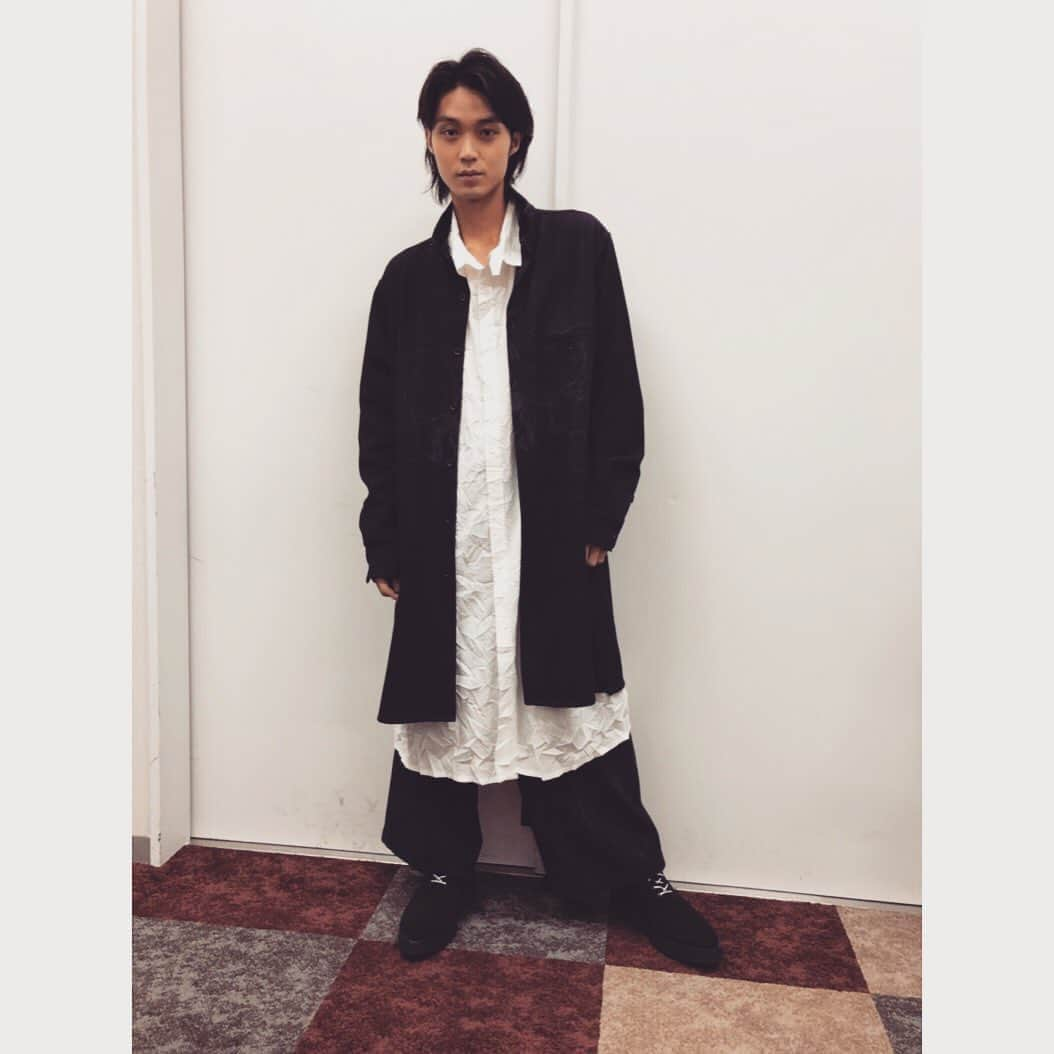 磯村勇斗さんのインスタグラム写真 - (磯村勇斗Instagram)「「磯村勇斗ファンイベント2019〜Second Session〜」 無事三部とも終わりました！2000人近くの方にお越し頂き本当にありがとうございます!  皆さんとの時間を共有できた事が何より嬉しかったです!! 今日頂いたパワーを皆さんにお返ししていけるよう頑張ります。 これからも応援よろしくお願い致します!! 去年に続きMCは板倉さん！ 楽しすぎて今は肩を凝っているそうです！  そして、お手伝いしてくれた、我が後輩ボーイの（左から）大川航くん、藤田晋之介くん、奈良原大泰くん！ この3人も応援して下さいね!  本当に楽しかった。皆さんありがとうございます。  そして、このファンイベントを実現して下さったスタッフの皆様にも感謝です。ありがとうございます。」9月16日 20時57分 - hayato_isomura