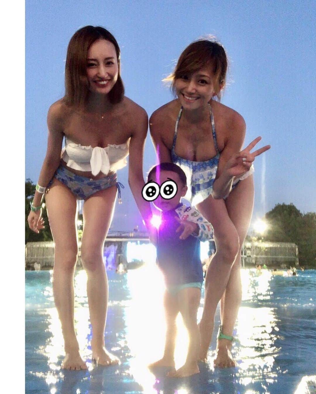 YUKAさんのインスタグラム写真 - (YUKAInstagram)「たまたまナイトプールもやってて2倍楽しんじゃった日😍💓 明日から夏休みしてきまーす✈️👙 晴れますように☀️ . #friends #pool #bikini #vacation」9月16日 21時12分 - yukarolly