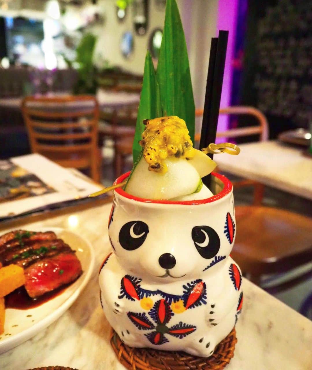 Li Tian の雑貨屋さんのインスタグラム写真 - (Li Tian の雑貨屋Instagram)「How I look like on Mondays 🐼 but it’s Mondays blues no more with this refreshing Hawaii-inspired cocktail Ohana ($24) — the lover’s rum, Havana 3 year’s rum, pineapple, cucumber and passionfruit from @donhosg  Instead of the beef or lamb tenderloin, we prefer the Blackened Chicken ($20) - miso butterscotch glazed tender chicken or the tangy Black Bean Hummus ($12) with pita bread. Probably good enough to power you for the rest of the week! • • #sgeats #singapore #local #best #delicious #food #igsg #sgig #exploresingapore #eat #sgfoodies #gourmet #yummy #yum #sgfood #foodsg #burpple #exploresingapore #beautifulcuisines #bonappetit #instagood  #eatlocal  #dinner #restaurant #fusion #restaurant #cute」9月16日 21時11分 - dairyandcream