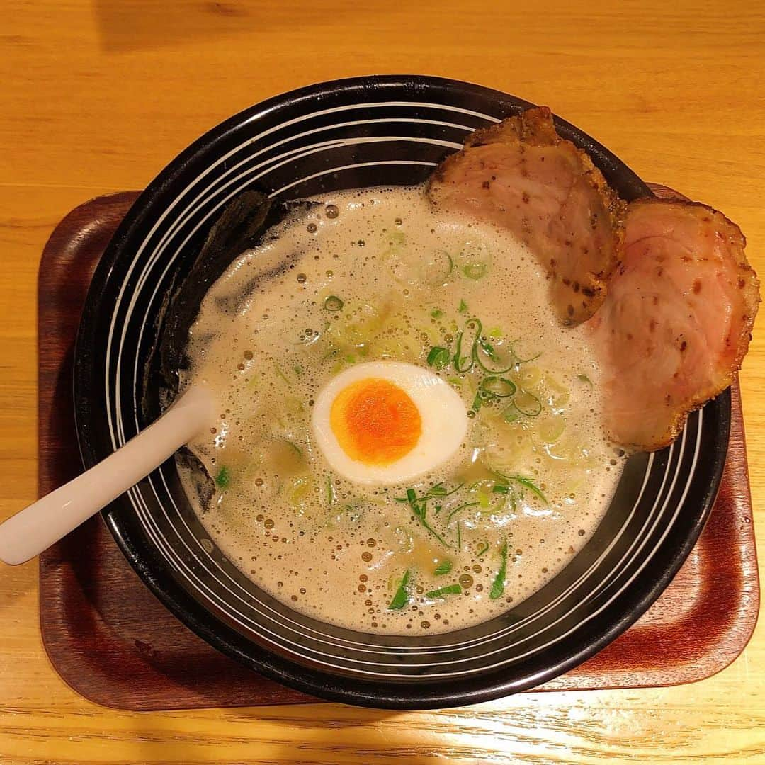 野々垣美希のインスタグラム：「🍜 公演後のラーメンしあわせ😊 #ラーメン #塩とんこつ」