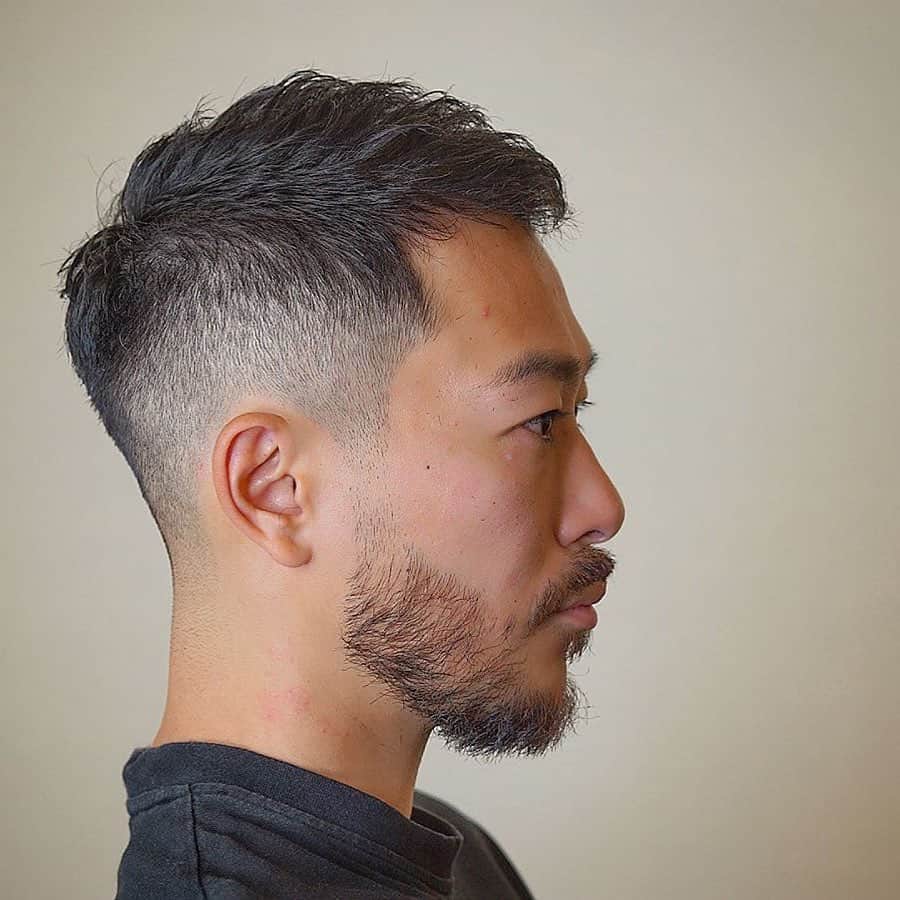 のインスタグラム：「••• 北海道旭川にあるAPACHE @barbershopapache の @barber_taku さんのスタイル💇‍♂️💈 Repost from @barber_taku . . 理容室アパッシュ 💈Apache takumasa💈 💈crop style💈 ••• DRESSKIN🎩 Men's grooming online store🤵🏻 https://dresskin.com ⇨プロフィールからご覧ください👀 🌏For international customer ⇨https://global.dresskin.com✈️ ••• #apache #broshpomade #dresskin #cosmetics #menshair #mensgrooming #pomade #gentleman #barber #barbershop  #アパッシュ #ブロッシュ #北海道 #旭川 #ドレスキン#メンズコスメ #メンズグルーミング #美容男子 #シェアコスメ #グルーミング #身嗜み #バーバーショップ #バーバースタイル #フェード #ポマード #ヘアワックス」