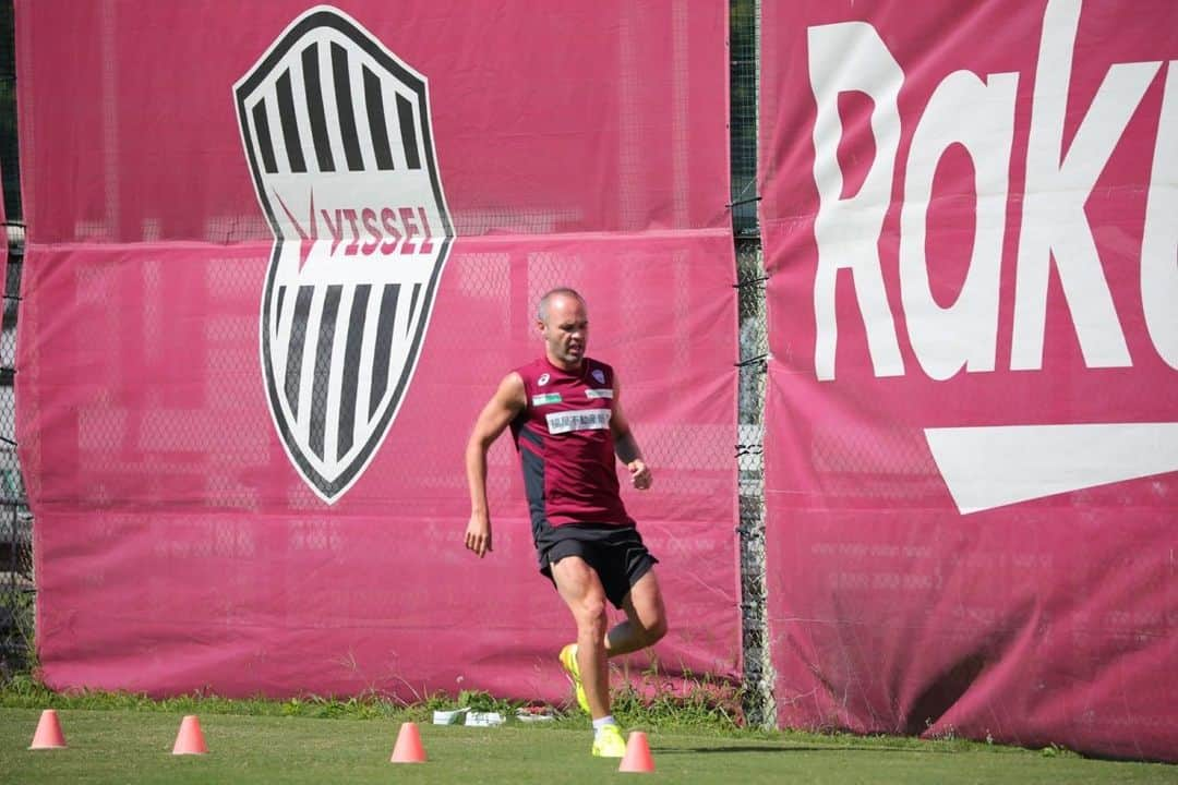 アンドレス・イニエスタさんのインスタグラム写真 - (アンドレス・イニエスタInstagram)「Un paso más💪🏻💪🏻 @visselkobe」9月16日 21時30分 - andresiniesta8