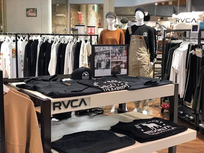 RVCA Japanさんのインスタグラム写真 - (RVCA JapanInstagram)「SPOTAKA RVCA POP UP STORE || 充実した秋冬物を取り揃えた関西最大級の POP UP STORE は要Check || @spotaka_rvcastore @spotaka1922 #スポタカ #rvcajapan #RVCA」9月16日 21時28分 - rvcajapan