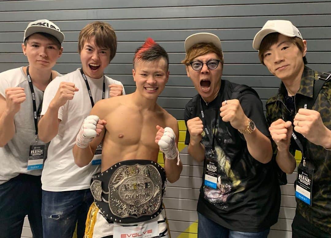 のインスタグラム：「今日はRISE観覧してました！😎 那須川天心、カッコよかった👊🎉 格闘技始めて目の前で見て、殴る音蹴る音が凄すぎて鳥肌のオンパレードでした😨」