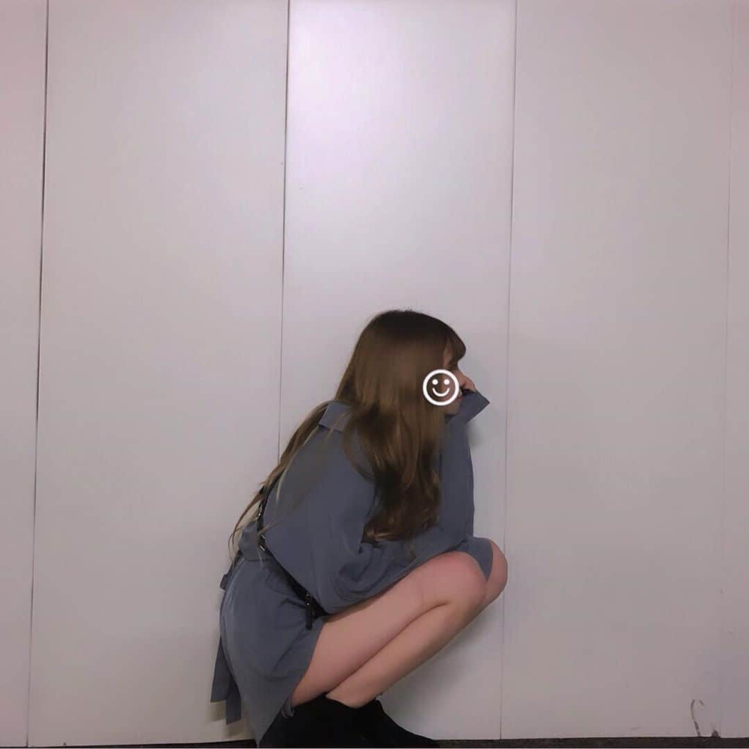 のインスタグラム：「クラゲの跡はもうスルーだな 秋服そろそろ着れるってことで久々に足出した🙃🙃🙃 #instalike #instagood #instafashion #fff #good #fashion #l4l #likeforlikes #いいね返し」