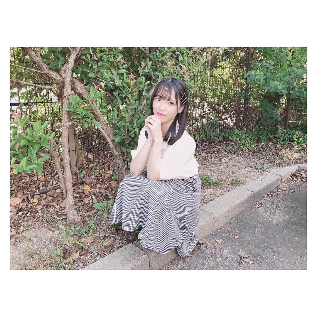 岩田陽菜さんのインスタグラム写真 - (岩田陽菜Instagram)「#STU48 の3rdシングル「大好きな人」の個別握手会全日程終了しました🙇‍♀️💕﻿ ﻿ たくさんの人に出会えて、お話できてこんなにも幸せだと思えることはなかったです☺️💖﻿ ﻿ 初めて来てくれた方も、何度も来てくれてる方も、また会えることを楽しみにしてます🥺🤲💕💕﻿ ﻿ ﻿ #握手会 #私服 #tittyandco #ブラウス #Flower #ギンガムチェック #スカート #monotone #モノトーン #モノトーンコーデ #accessory #ヘアピン #シルバーアクセサリー #necklace #ヘアアレンジ #ストレート #清楚」9月16日 21時54分 - hina_naso_stu48