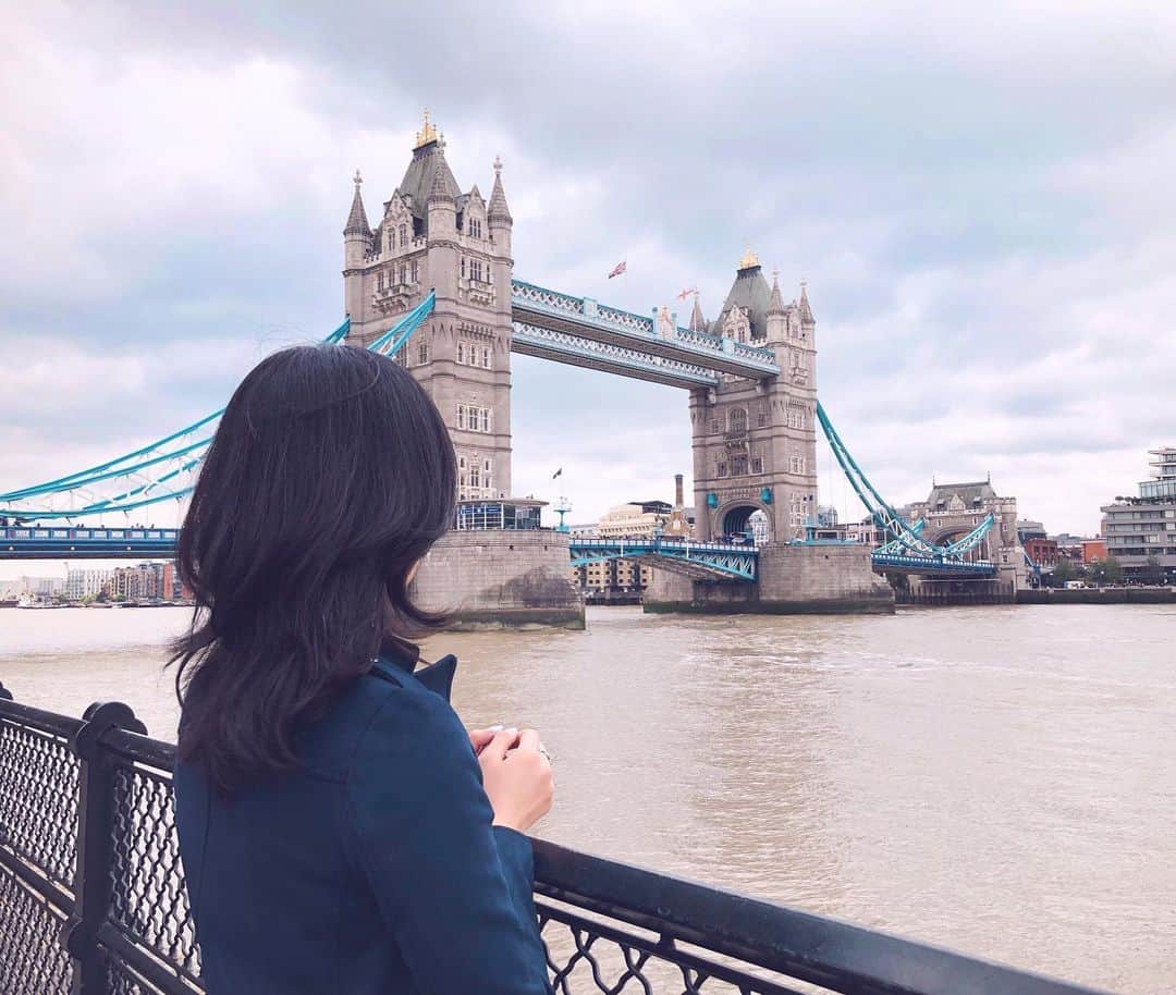 のインスタグラム：「Arrived in London🇬🇧 遅めの夏休みをいただいて、家族とロンドンに来ました❤️この前F1で来た時は一瞬の滞在だったので嬉しい🥰 #london #familytrip #vacation」